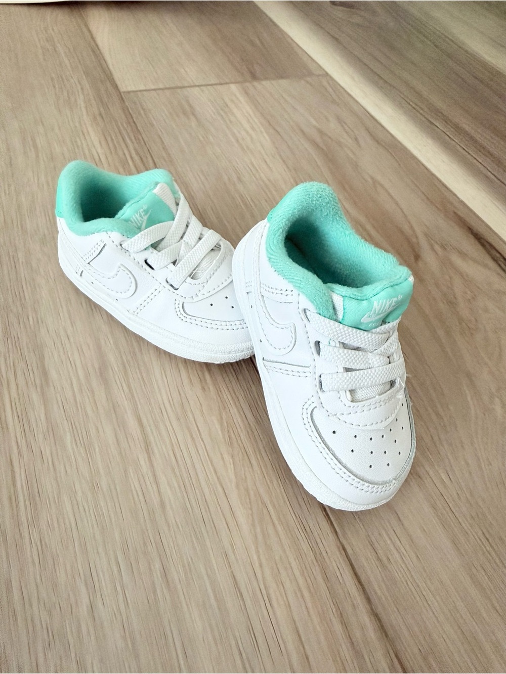 Nike infant White Sneakers with Mint Green Lining